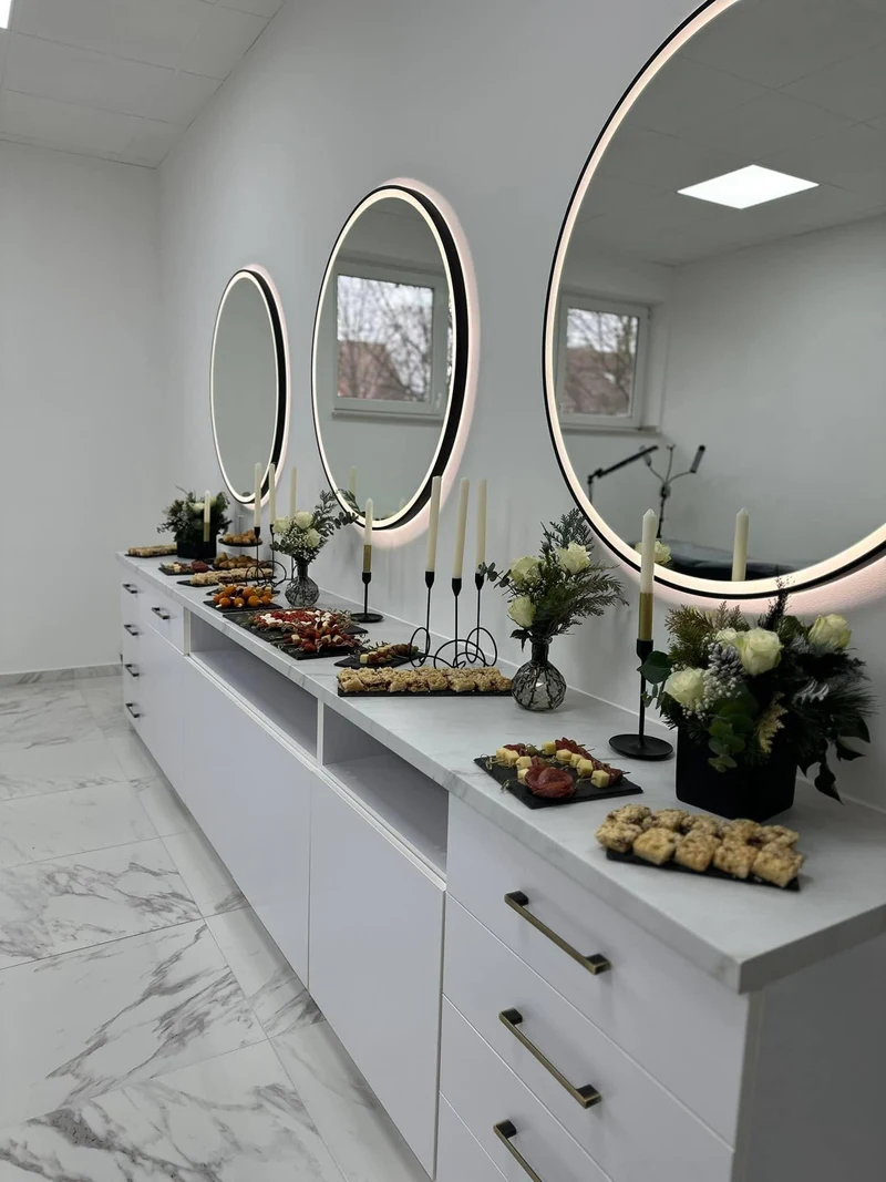 Mobila pentru salon de frumosete 6