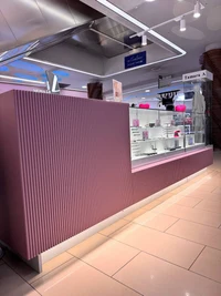 Mobilă pentru butic de cosmetică 3