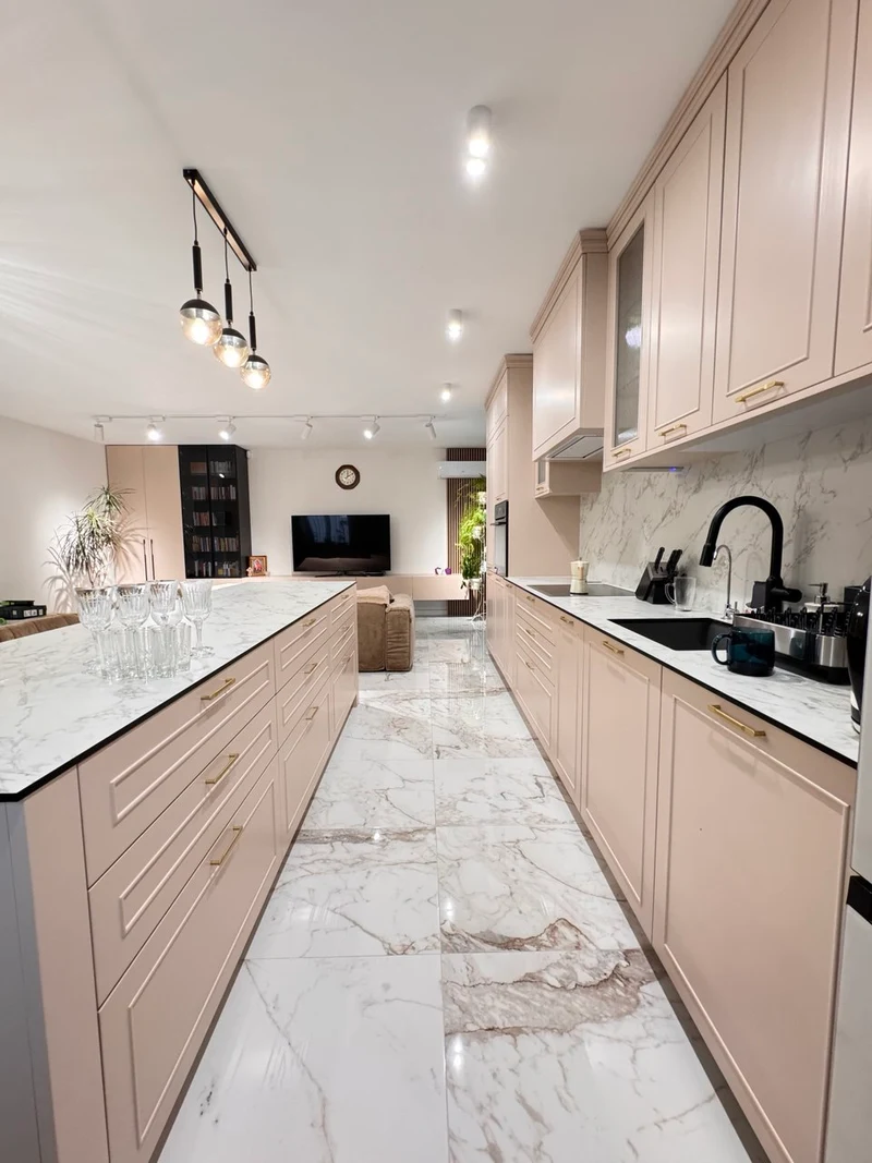 Royal Kitchen 2